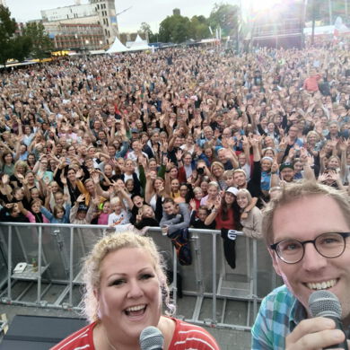 Silvia Ochlast - Bühnenmoderation vor Mark Forster Konzert